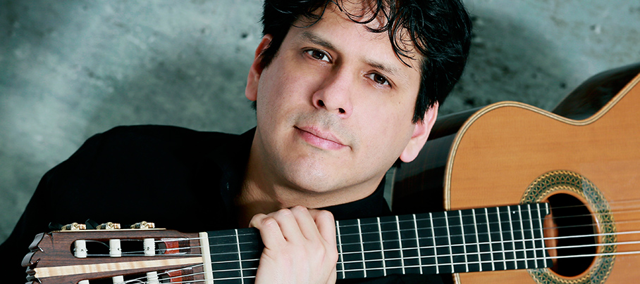 Juan Carlos Arancibia Navarro: El viaje de la guitarra y sus historias