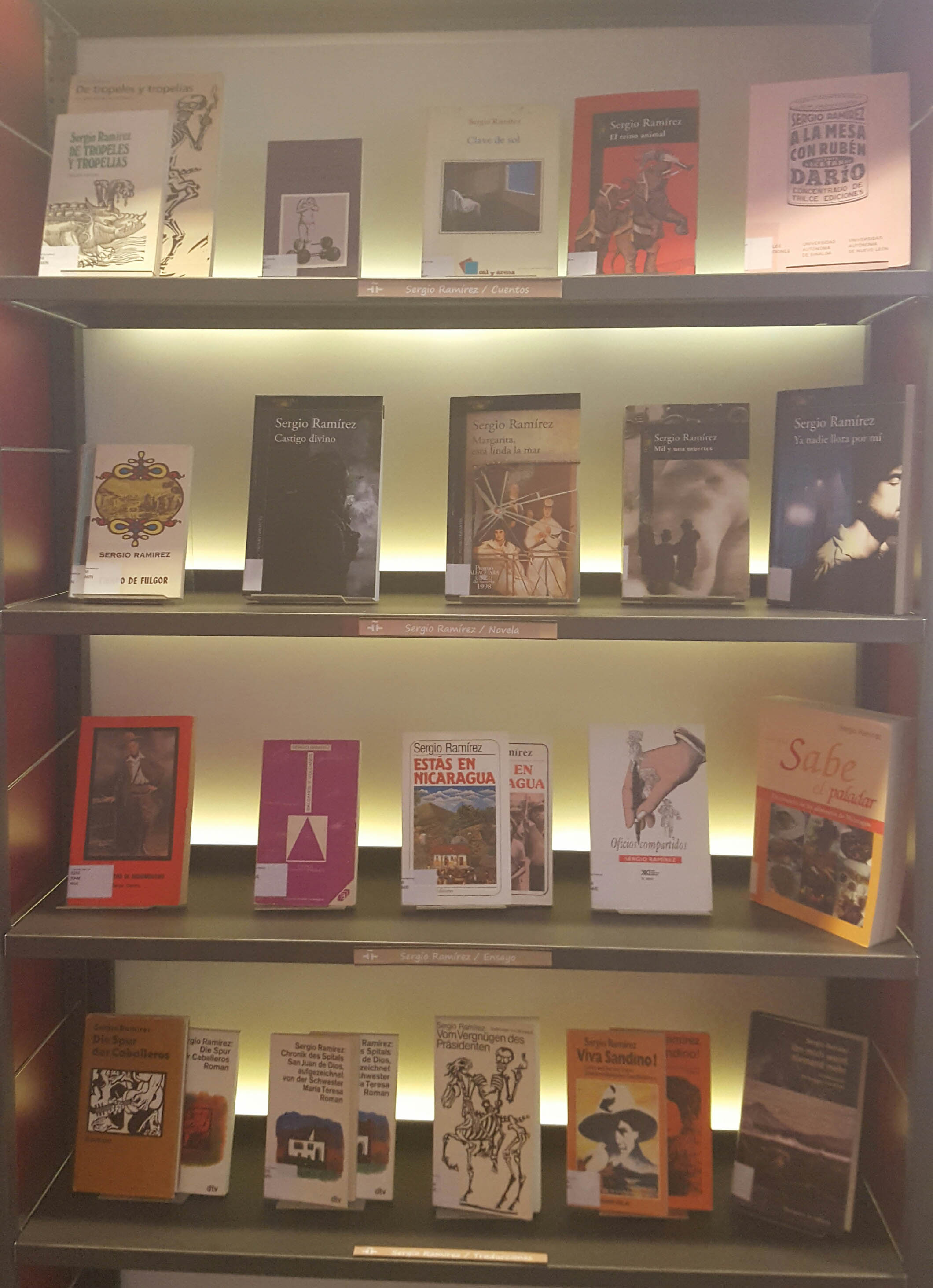 Exposición bibliográfica de la obra de Sergio Ramírez