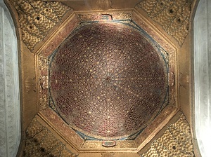 Esculturas colgantes: los artesonados de Al-Andalus y sus legados