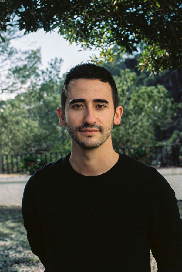 Una luz subterránea: Conversación y lectura