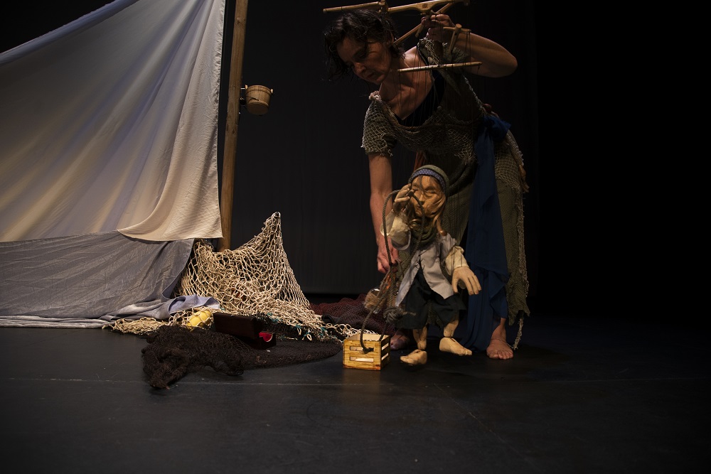 Nera. Viaje a isla madre