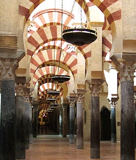 Die Moschee von Córdoba: eine akademische und soziale Debatte über die mittelalterliche Vergangenheit der iberischen Halbinsel