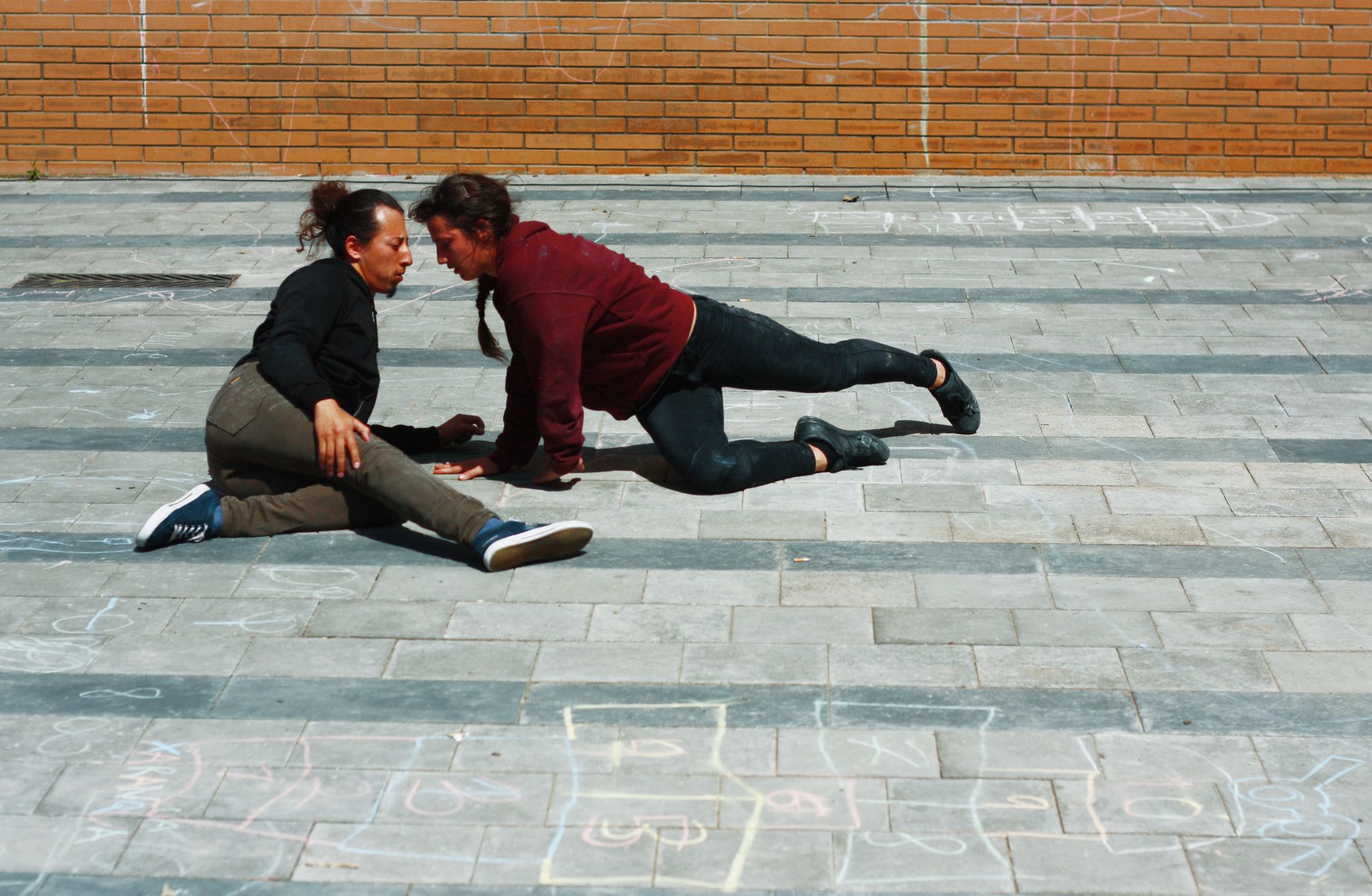 Duo de danse contemporaine: "oui et non" Ayoub Kerkal et Emma Riba Santuré Compagnie Wajdins Project Hispano-marocain