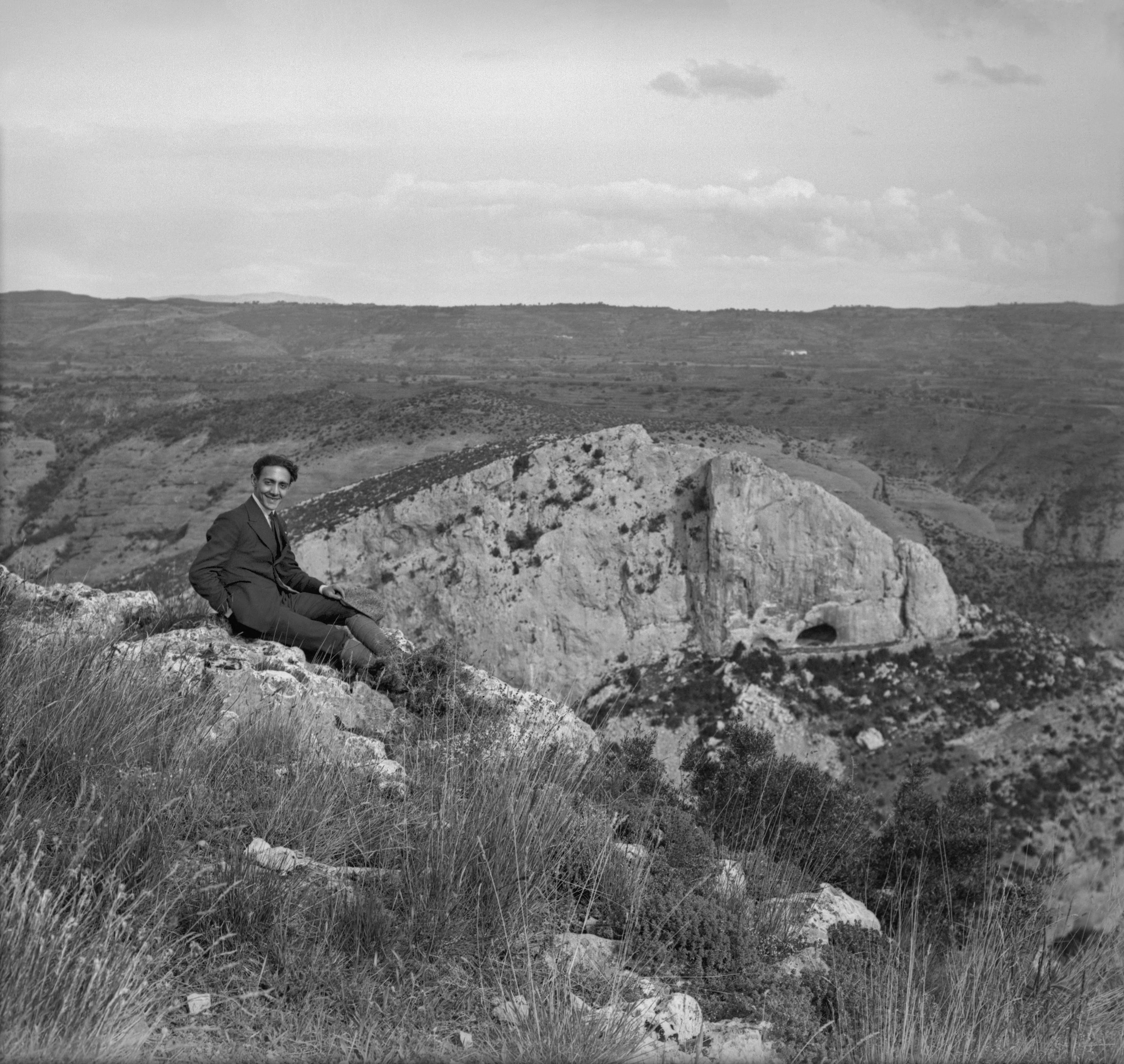 Ramón J. Sender en el cañón del rio Vero, Alquézar (Huesca), mayo 1922
