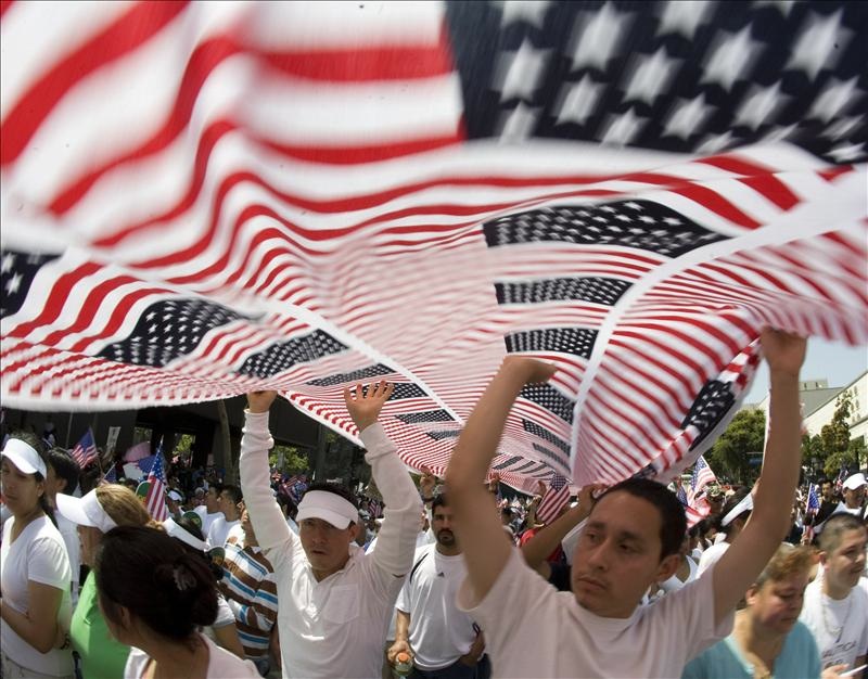 Latinos ante el umbral de una nueva era.