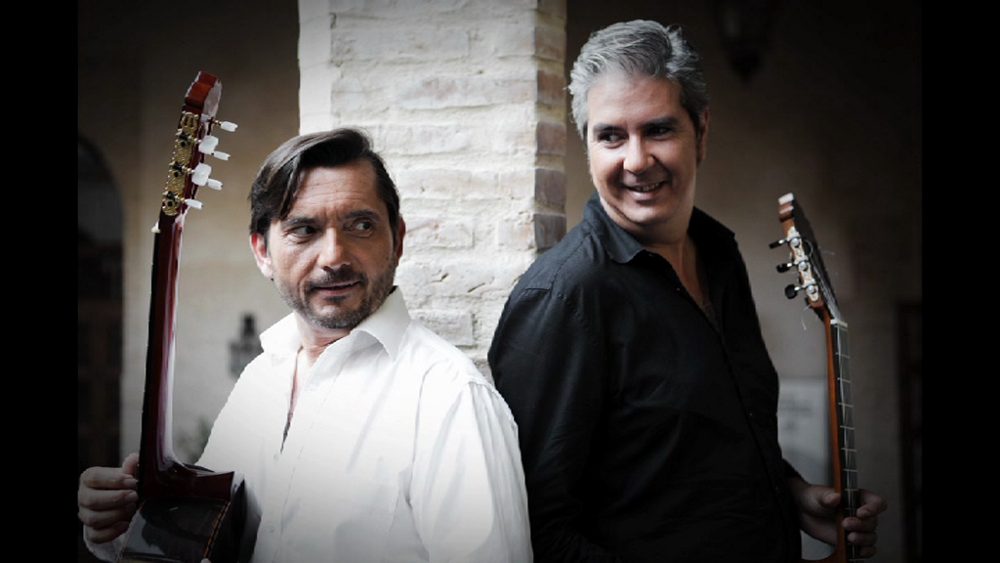 Гитарный дуэт: Хосе Мария Гальярдо дель Рей и Мигель Анхель Кортес 