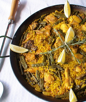 Gastronomía. Paella y sangría