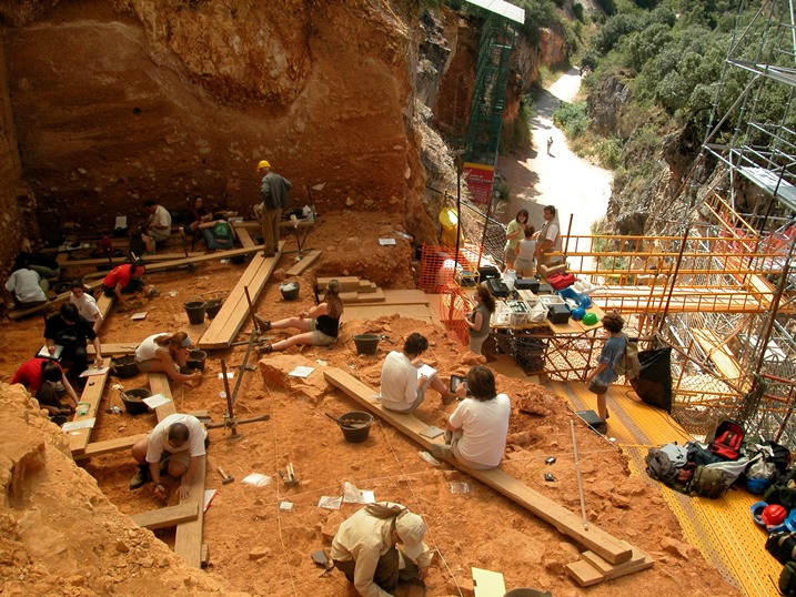 New Findings in the Atapuerca Mountain's Archeological Site 
