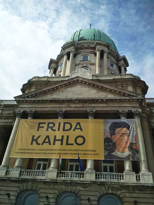 Mit csinál egy kurátor?