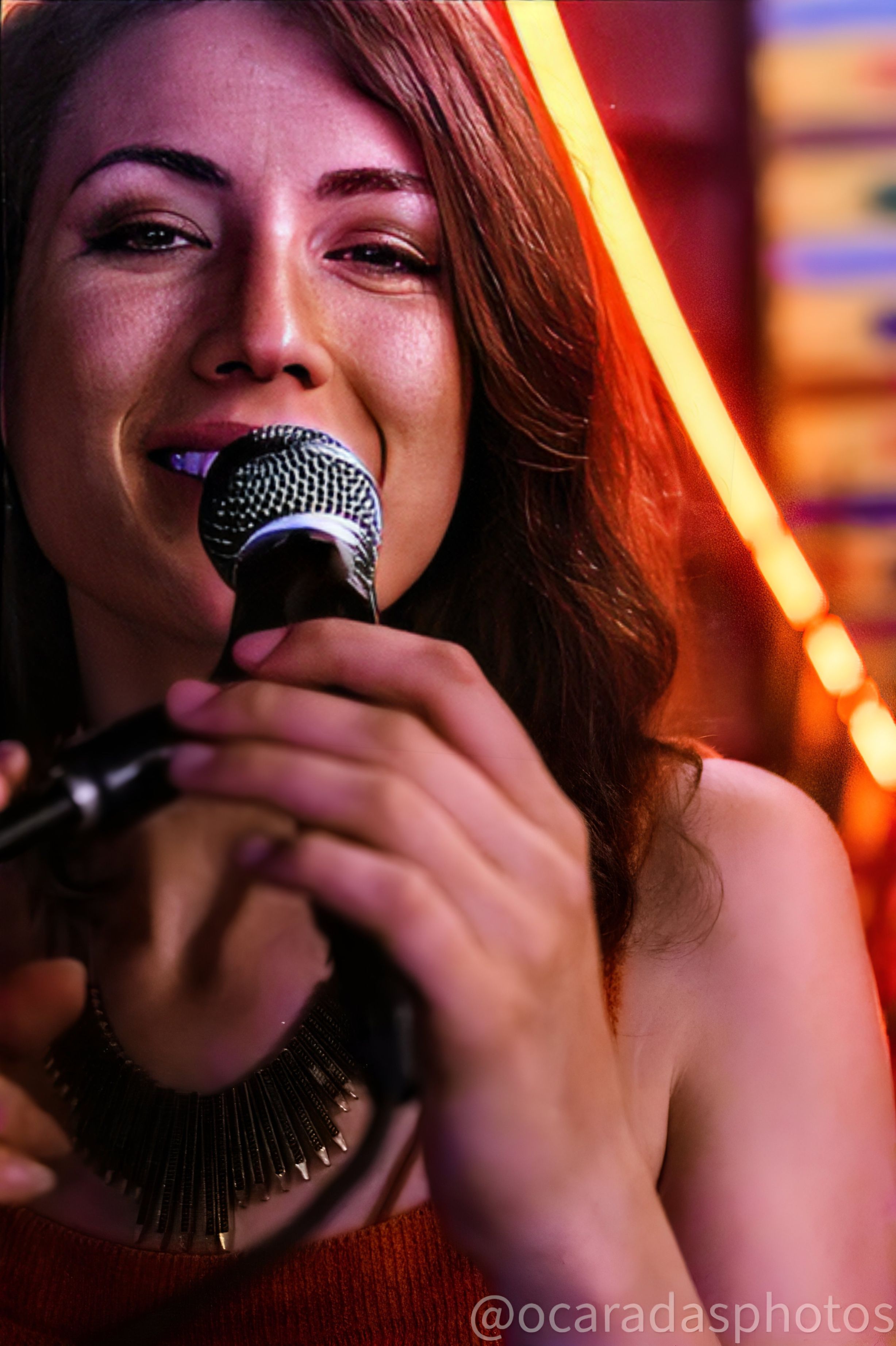 Carolina Cáceres: Música de Fronteira