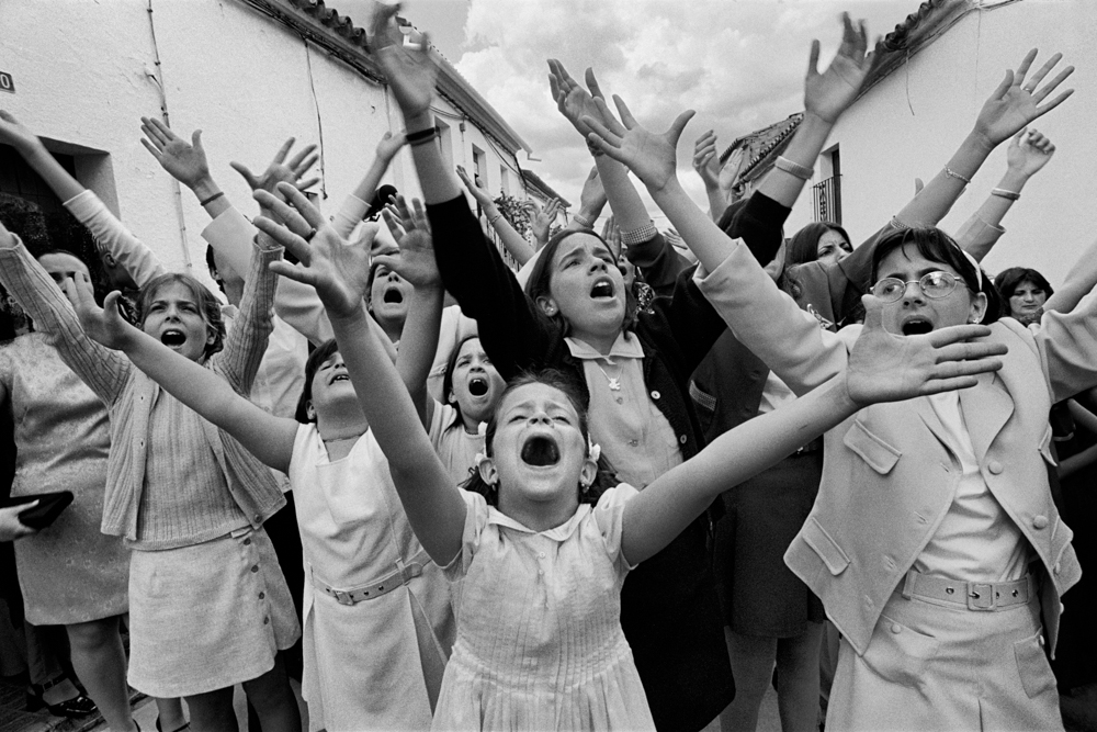 Con la bocca aperta. Foto di Cristina García Rodero