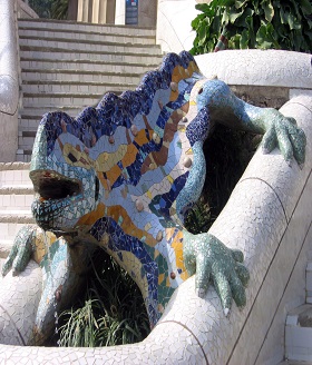 Gaudí y su salamandra del parque Güell