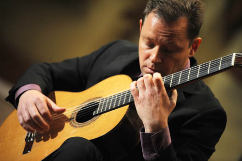Tres continentes en una guitarra