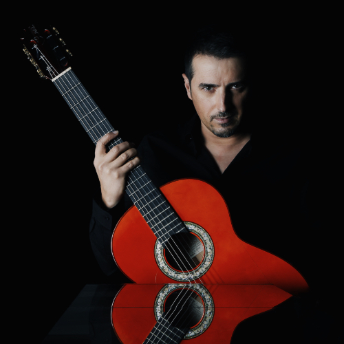 Raul Olivar: Mares, lunas, y guitarra flamenca 