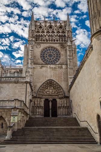 Costruire il cielo o la cattedrale di Burgos (A 800 anni dall'apposizione della prima pietra) 