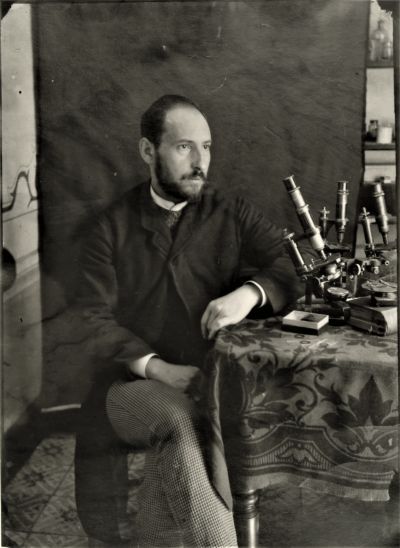 Santiago Ramón y Cajal. Neurosciences et art