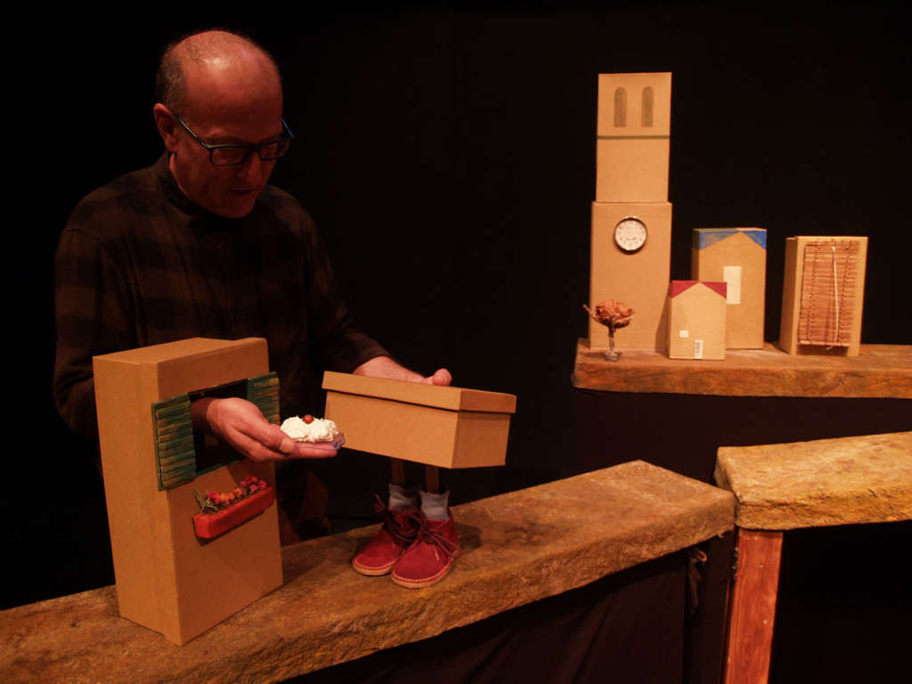 L' home dibuixat, "Τα καινούρια παπούτσια"