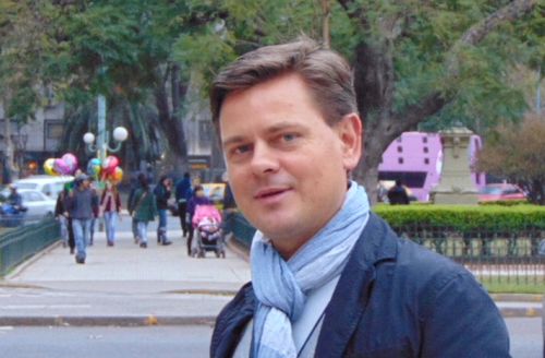Formuły powitalne i pożegnalne: wokół różnych języków, kultur i… mentalności